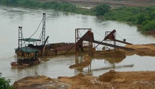 杜絕非法采砂，機(jī)制砂生產(chǎn)才是長(zhǎng)久之道！