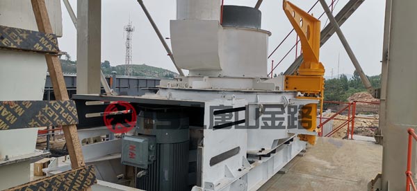 錘破、對(duì)輥破、立軸沖擊破三種制砂設(shè)備優(yōu)劣對(duì)比