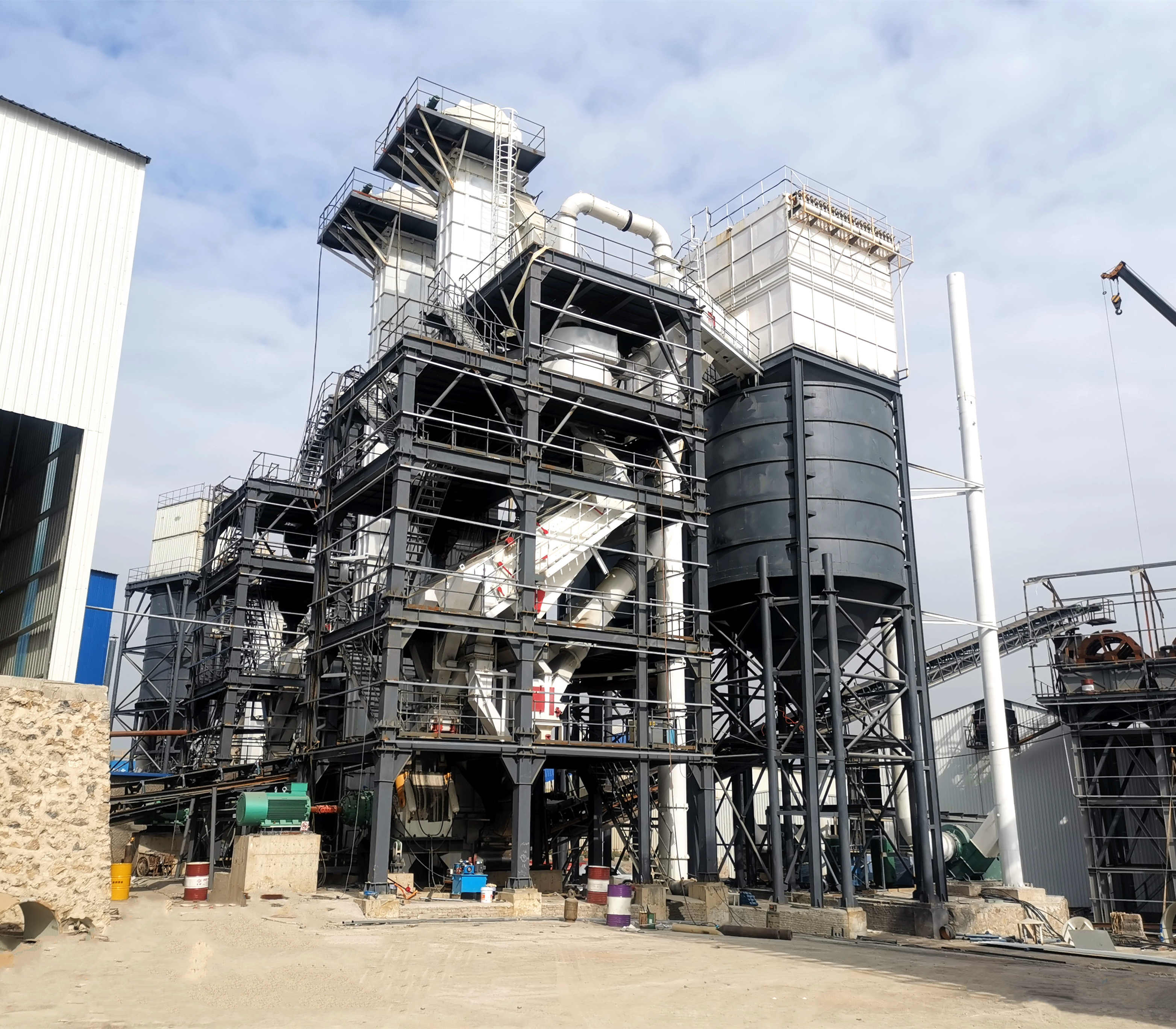 塔樓式制砂生產(chǎn)線（制砂樓），實現(xiàn)生產(chǎn)空間的最大化利用