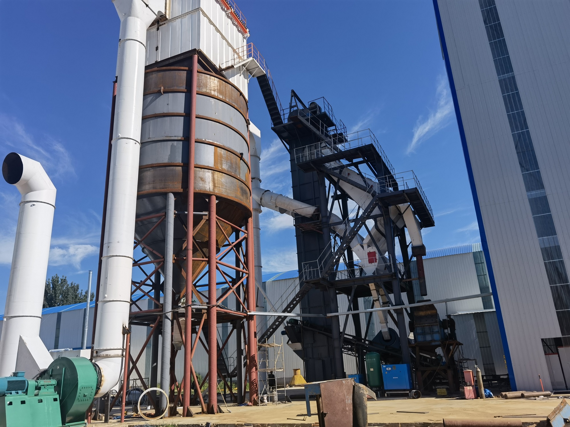 踐行綠色發(fā)展！干法制砂樓助力洗砂廠技改！